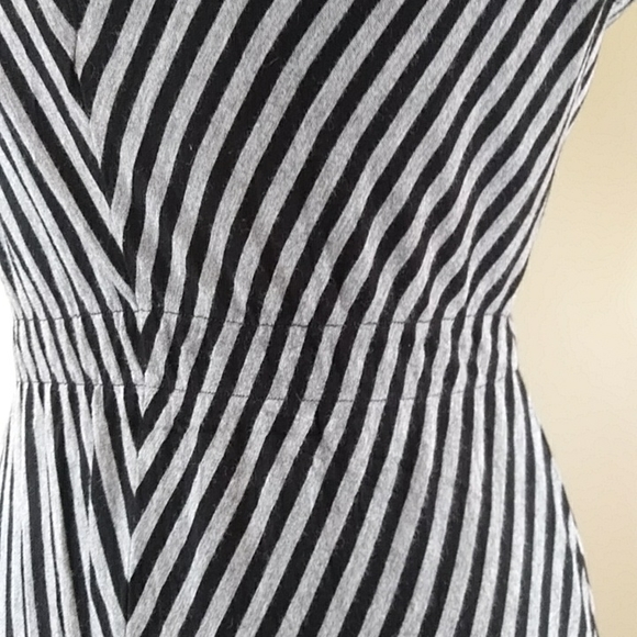 Mossimo Striped V Neckline High Low Hem Dress M Gray Black Stripes - Picture 9 of 13